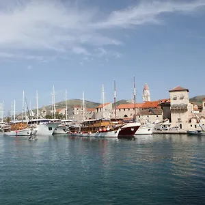 Apartament Marina